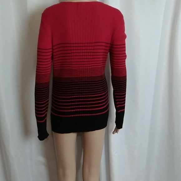 Liz Claiborne red/black XL red & black w/brass buttons on left shoulder - Picture 5 of 7